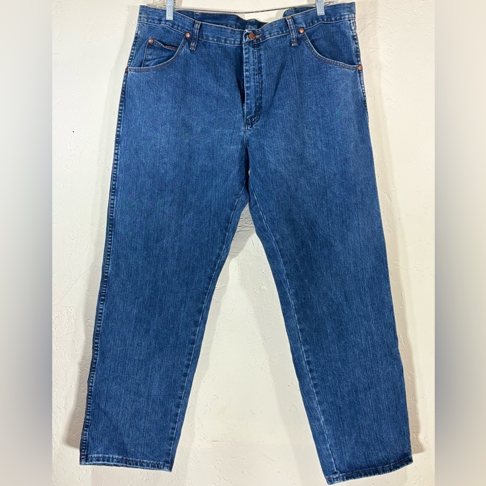 Wrangler Men's Classic Indigo Straight Jeans